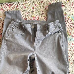 Old Navy Rockstar jeans. Gray Denim Jeans. Size 6. Nice condition.
